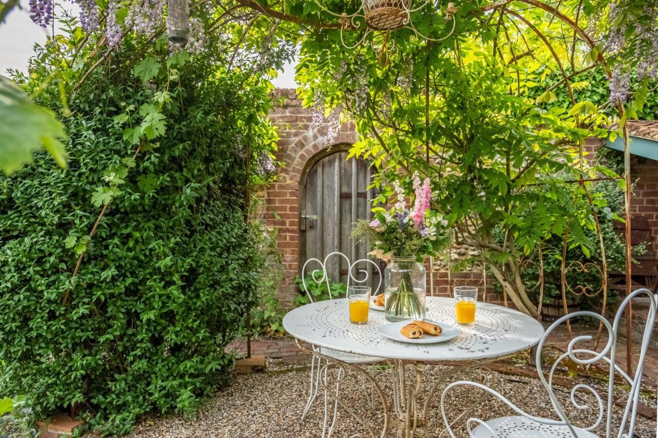 Extraordinary 15Th Century Timber Framed Cottage In Famous Medieval Village - The Tryst Lavenham Exterior photo